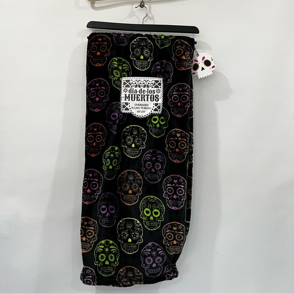 Dia De Los Muertos Oversized Plush Throw Blanket 60"X70" Black Multicolor Skull - Picture 9 of 11